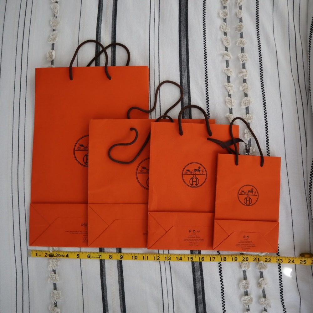 HERMES, Shopping bag, premium paper bags, QTY 4, different sizes, with ribbon